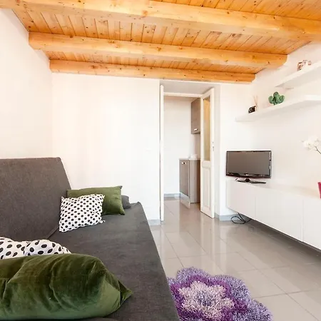 Cozy House Near Termini Station - San Lorenzo Διαμέρισμα *