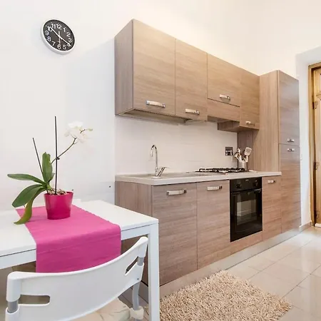 Cozy House Near Termini Station - San Lorenzo Ρώμη